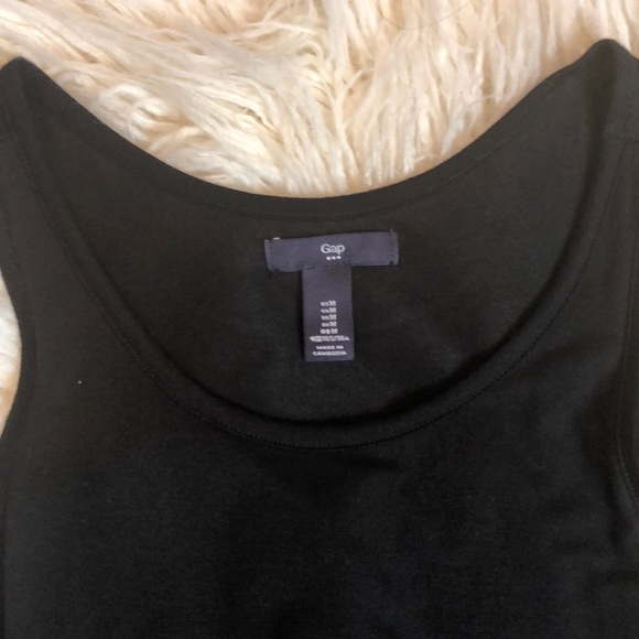 Gap tank top - Picture 3 of 3